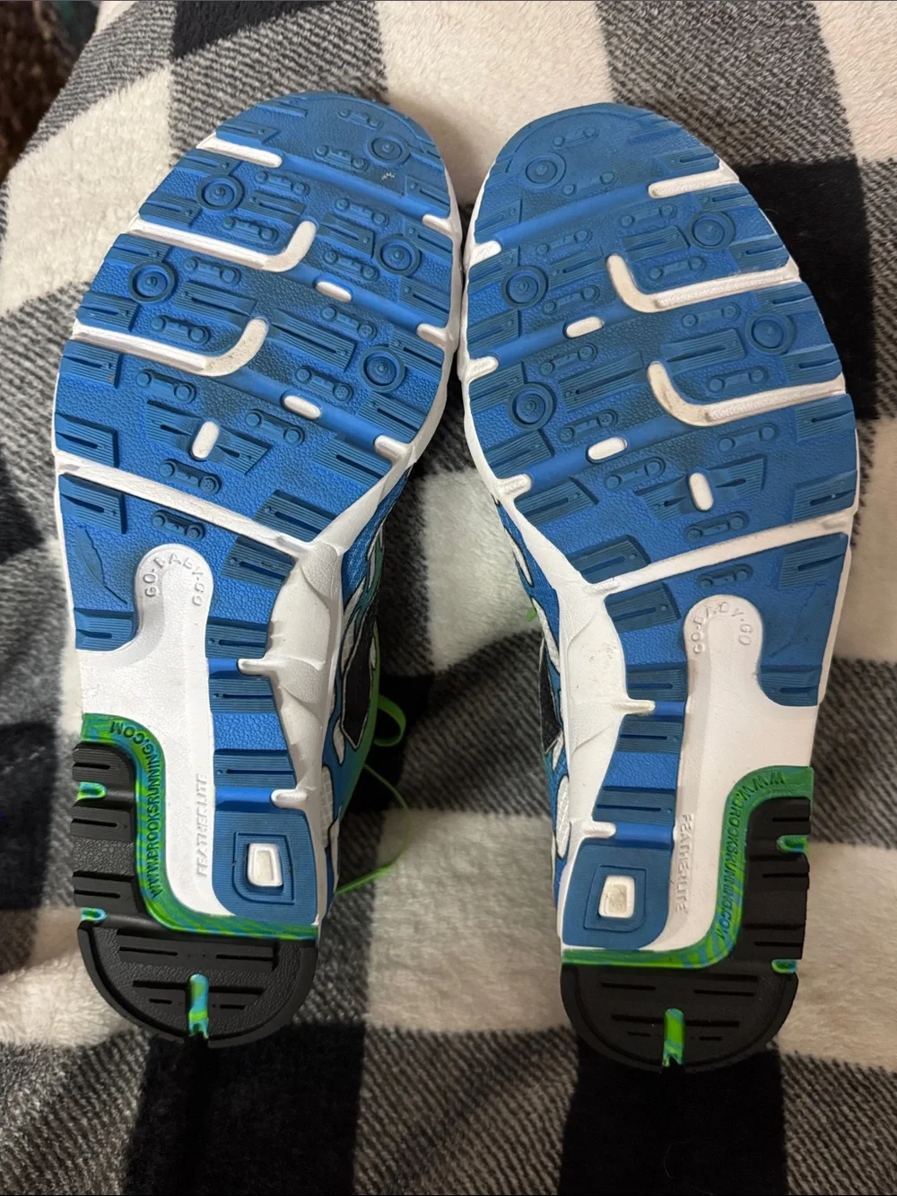 Brooks Mach Blue Green cross country Running Shoes with Neon Green Laces 11.5